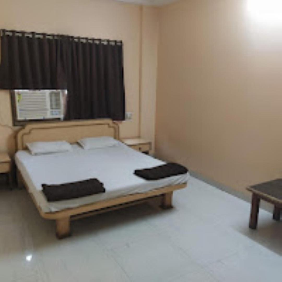 Hotel Pritam Palace , Dhule Εξωτερικό φωτογραφία